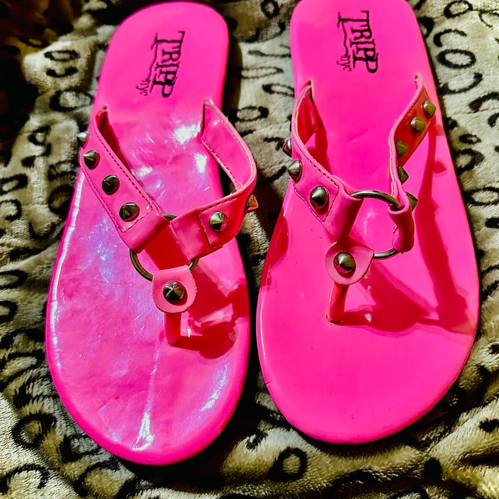 🔥RARE🔥 Tripp NYC Hot Topic grommet pink spike corset sandals 9+ flip flops